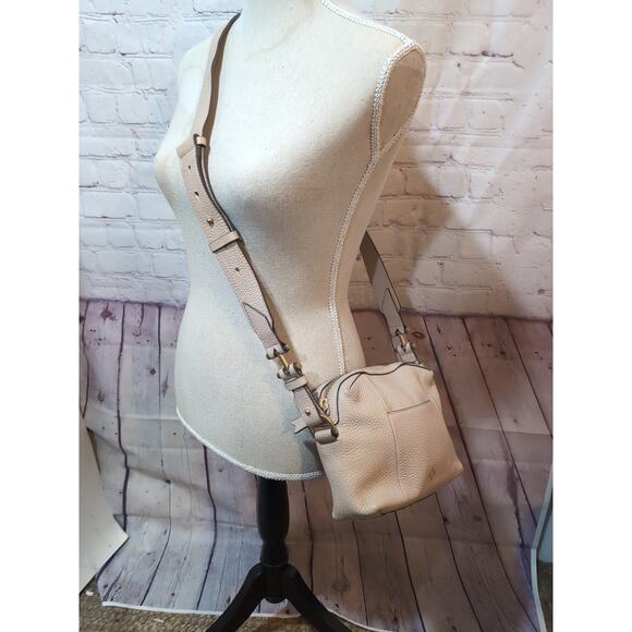 India Hicks Shift and Switch Beige Crossbody Bag Pebbled Leather Gold Hardware - Picture 12 of 16